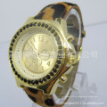 Heißer Verkauf Men′s Legierung Watch kundenspezifisches Firmenzeichen Mode Uhr (HL-CD017)